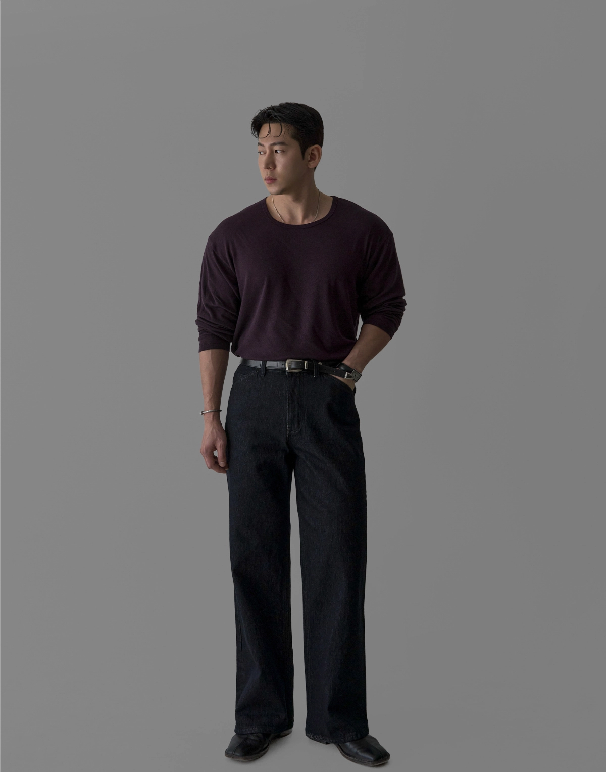 긴팔 티셔츠 모델 착용 이미지-S430L32