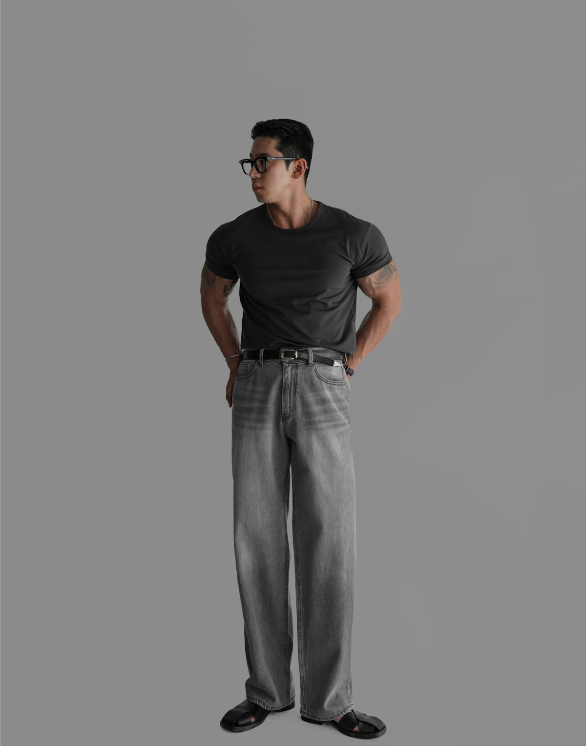 반팔 티셔츠 모델 착용 이미지-S358L2