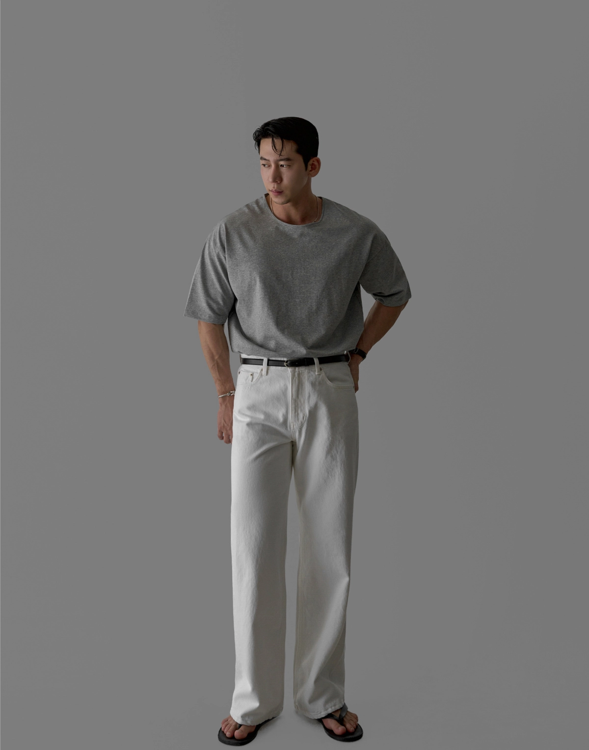 반팔 티셔츠 모델 착용 이미지-S281L15