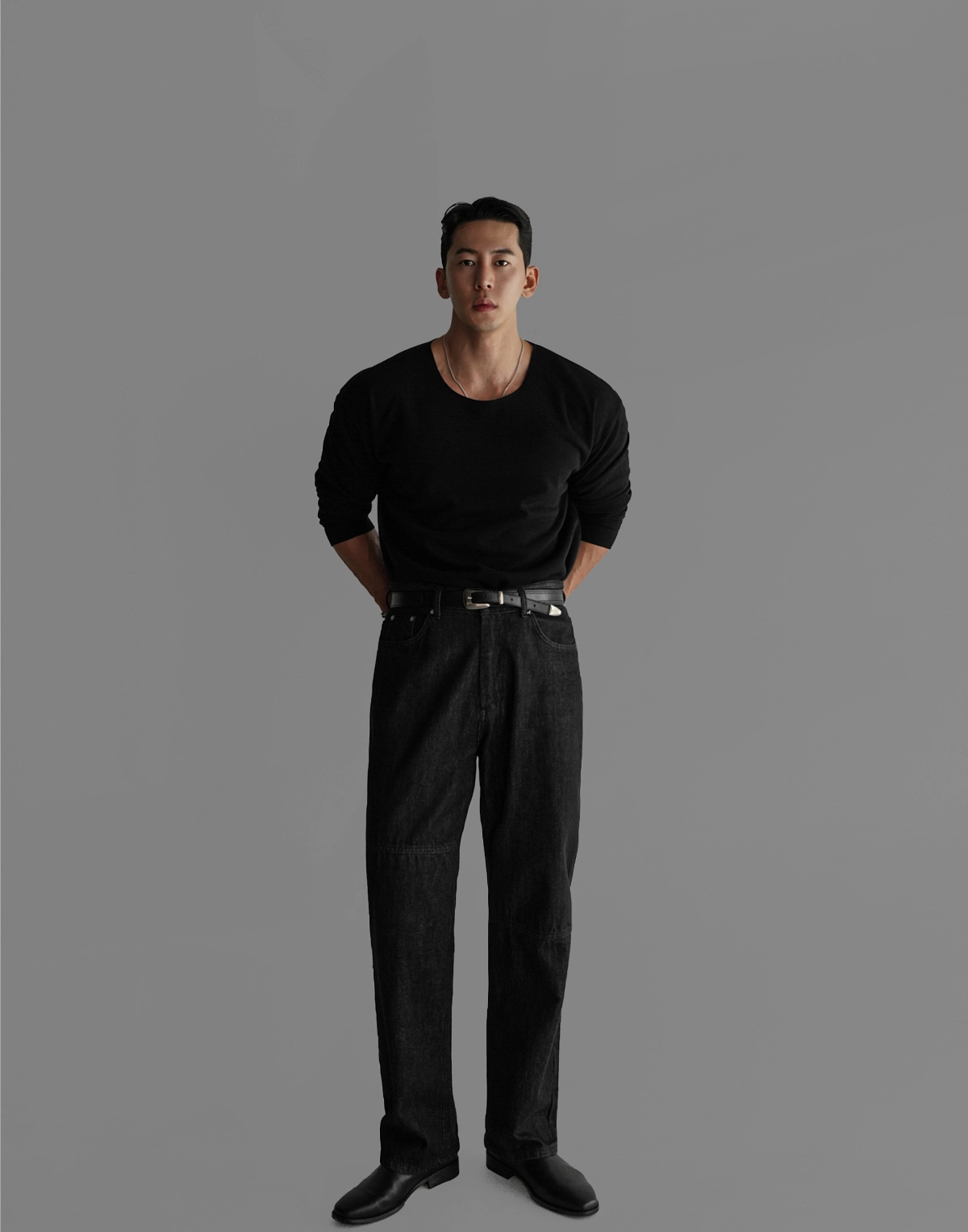 긴팔 티셔츠 모델 착용 이미지-S257L38