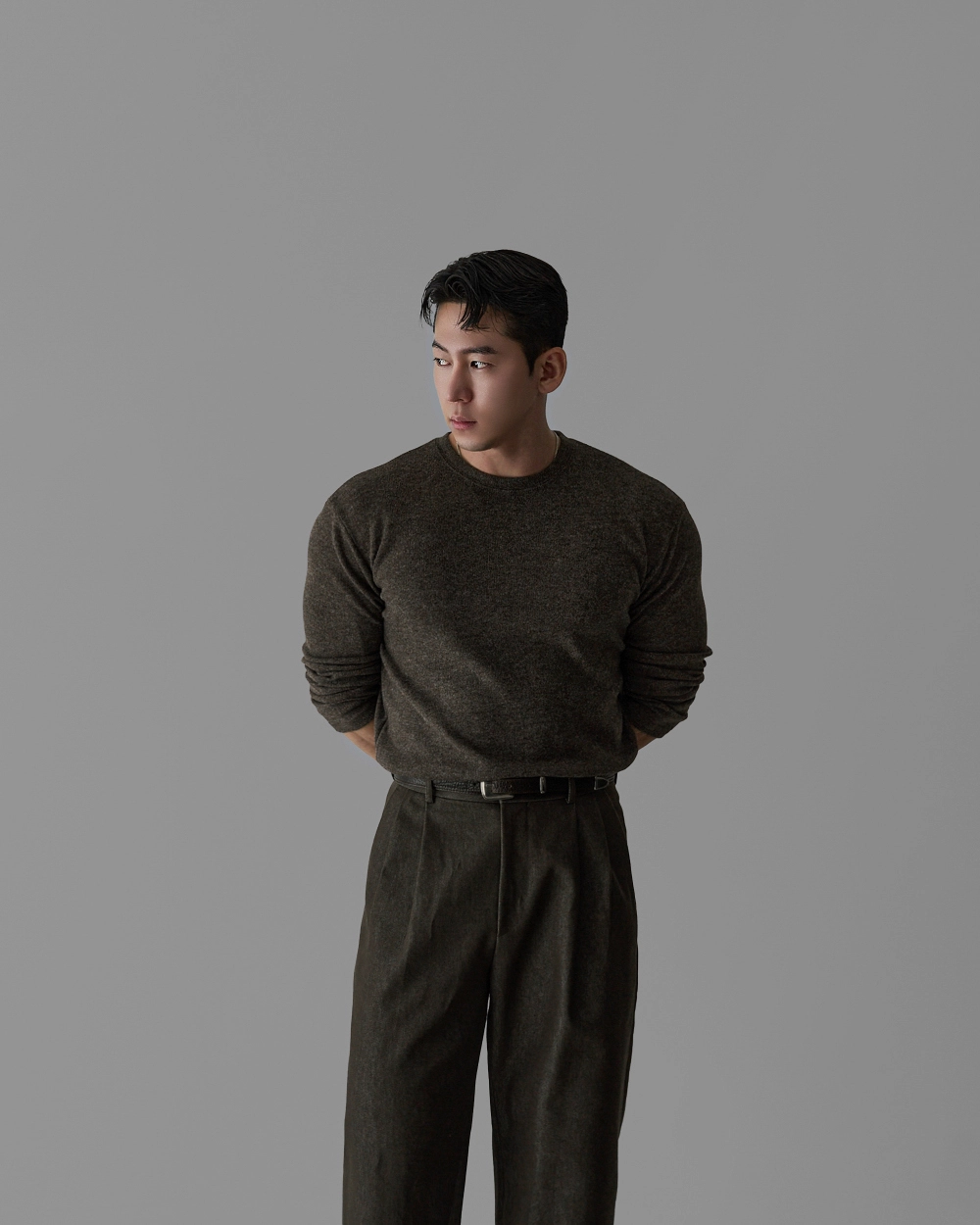 긴팔 티셔츠 모델 착용 이미지-S669L8