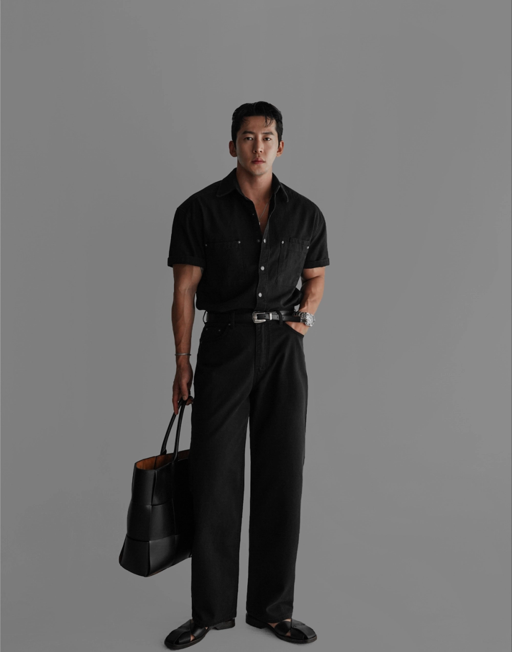 반팔 티셔츠 모델 착용 이미지-S443L8