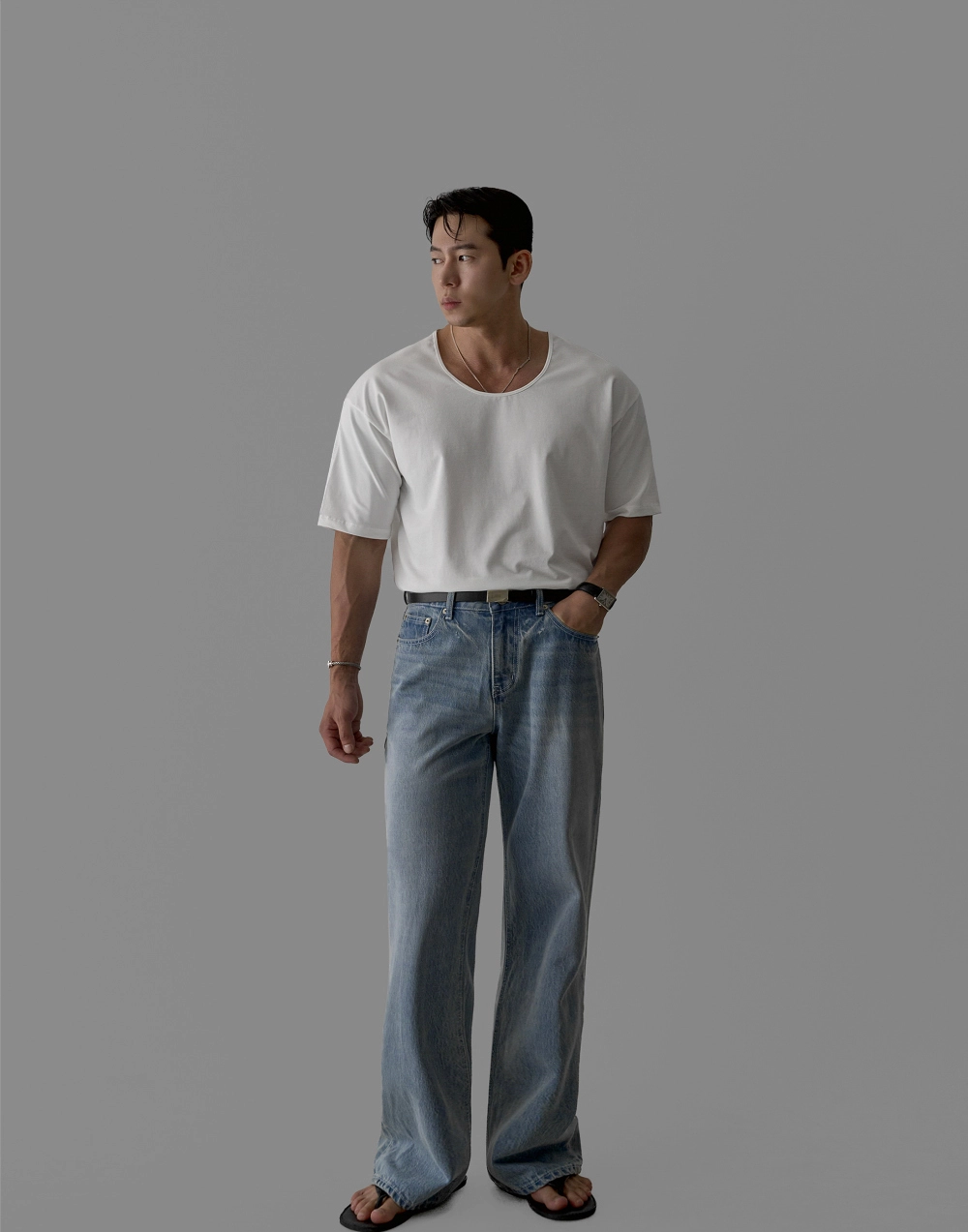 반팔 티셔츠 모델 착용 이미지-S652L12