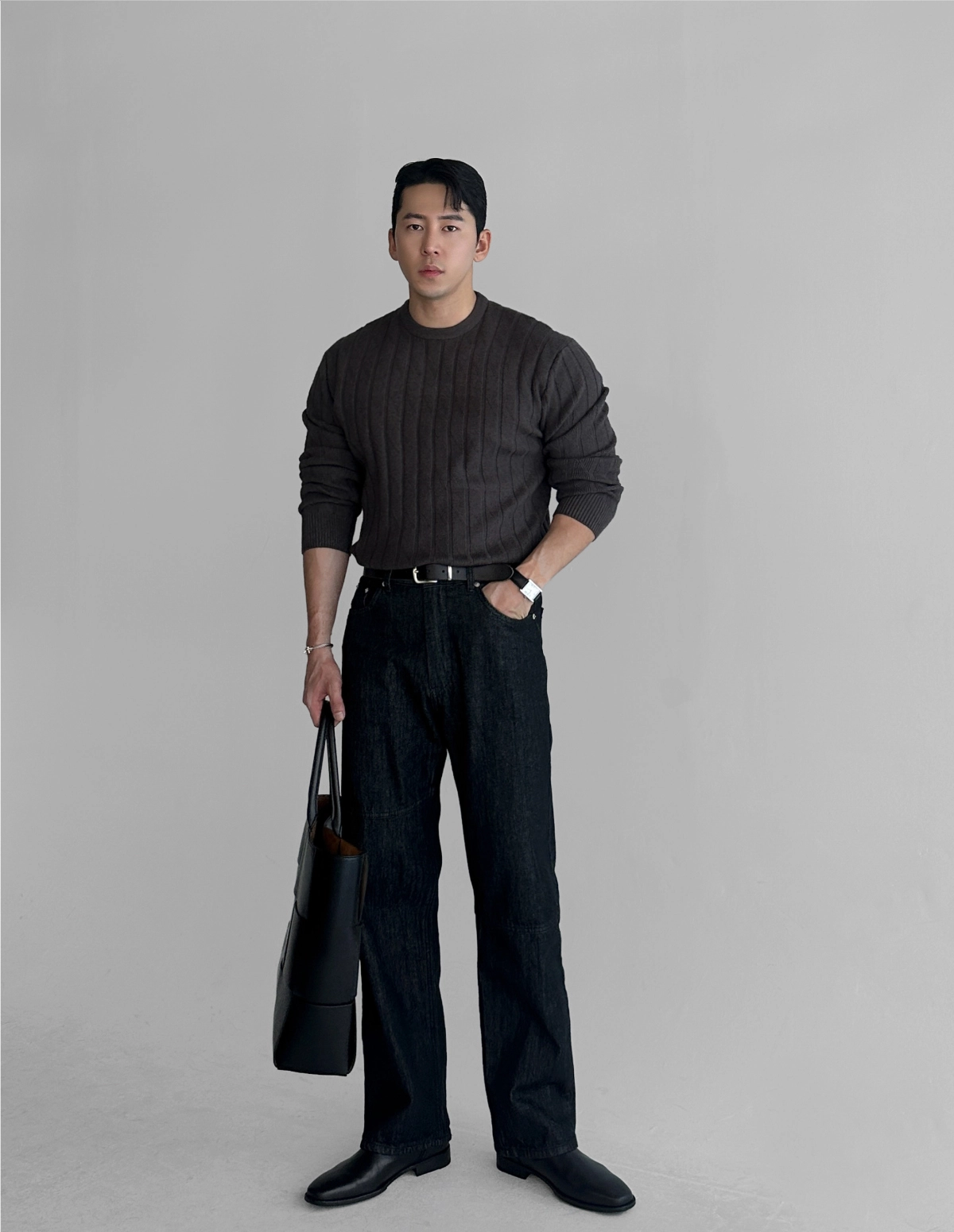 긴팔 티셔츠 모델 착용 이미지-S69L42