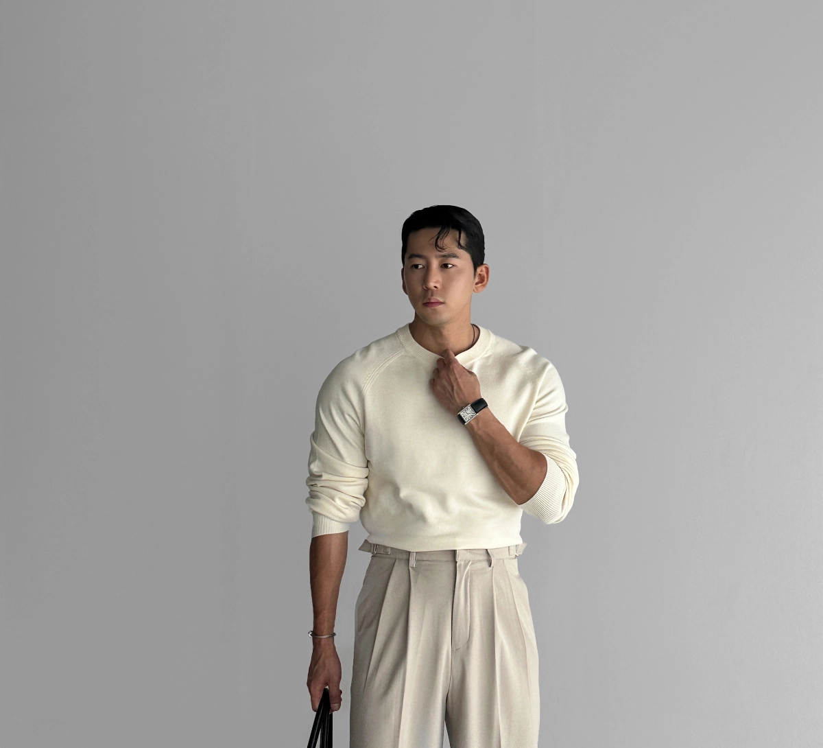 긴팔 티셔츠 모델 착용 이미지-S18L20
