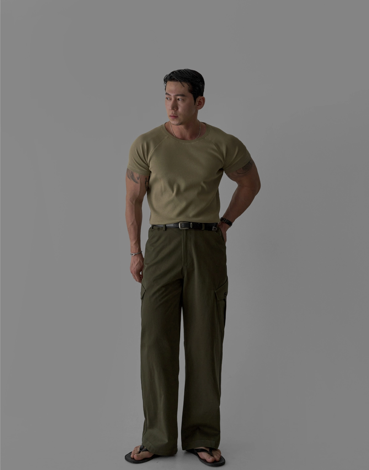 반팔 티셔츠 모델 착용 이미지-S478L21
