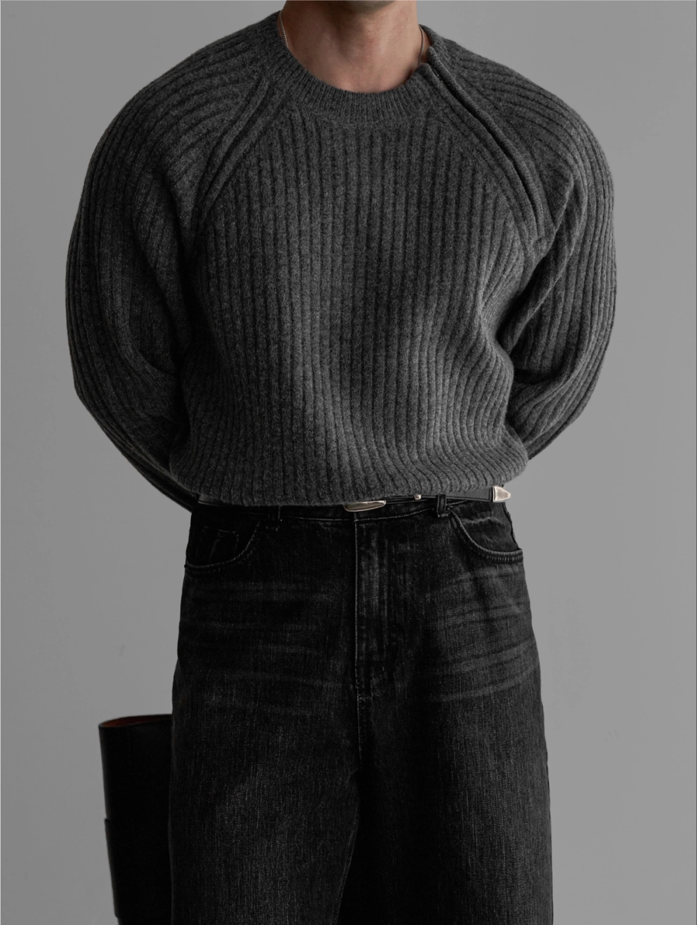 긴팔 티셔츠 모델 착용 이미지-S443L52