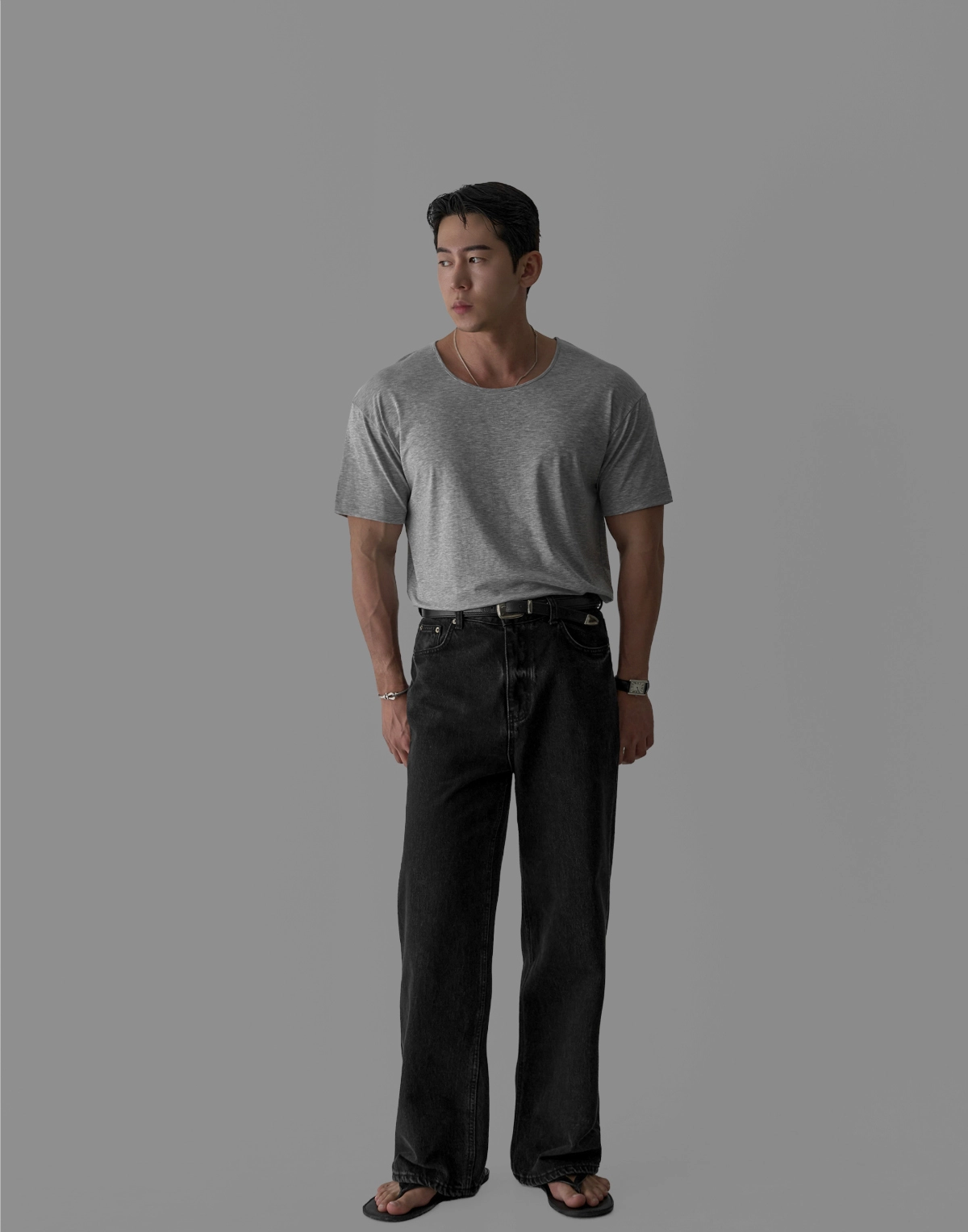 반팔 티셔츠 모델 착용 이미지-S269L22