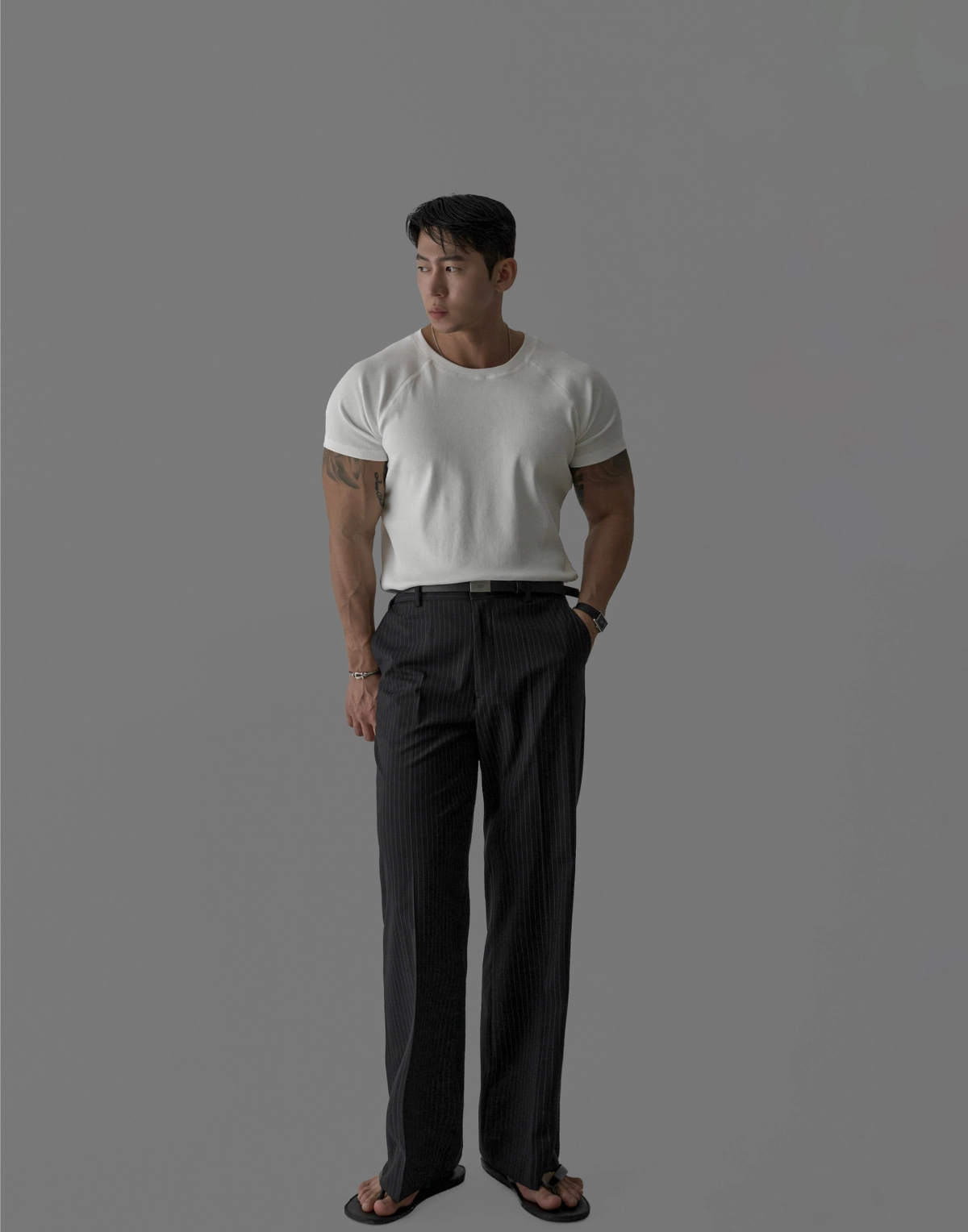 반팔 티셔츠 모델 착용 이미지-S480L7