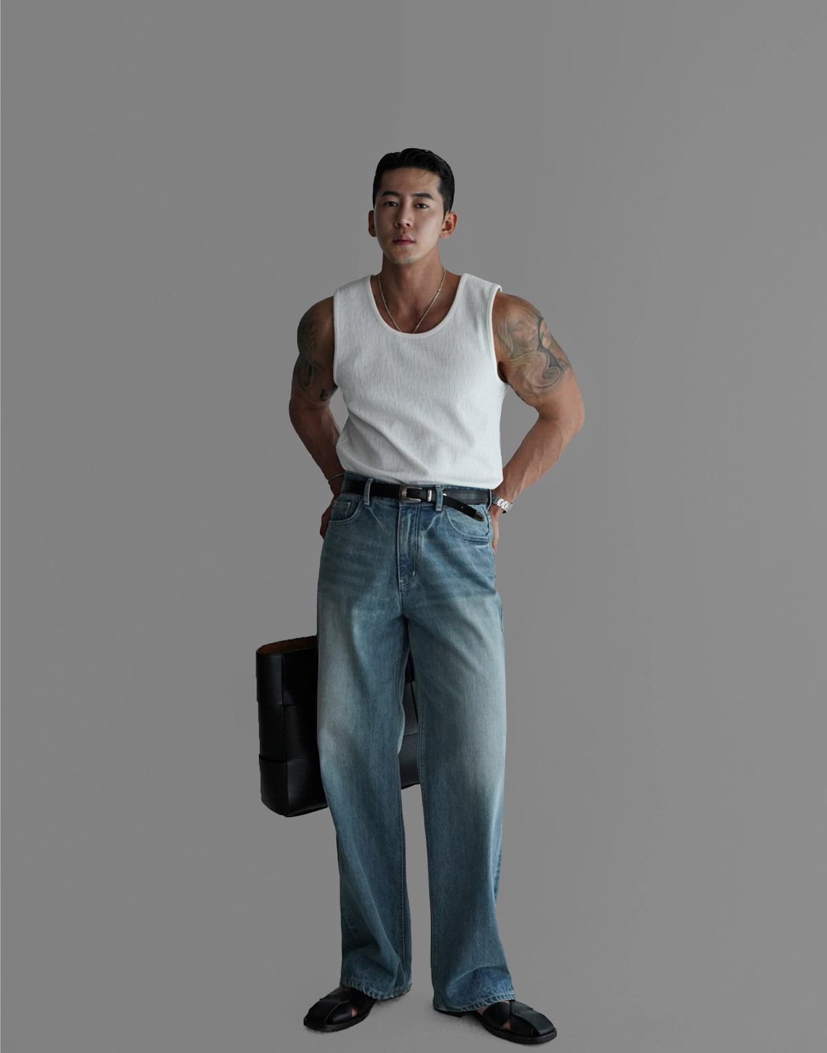 민소매 모델 착용 이미지-S444L6
