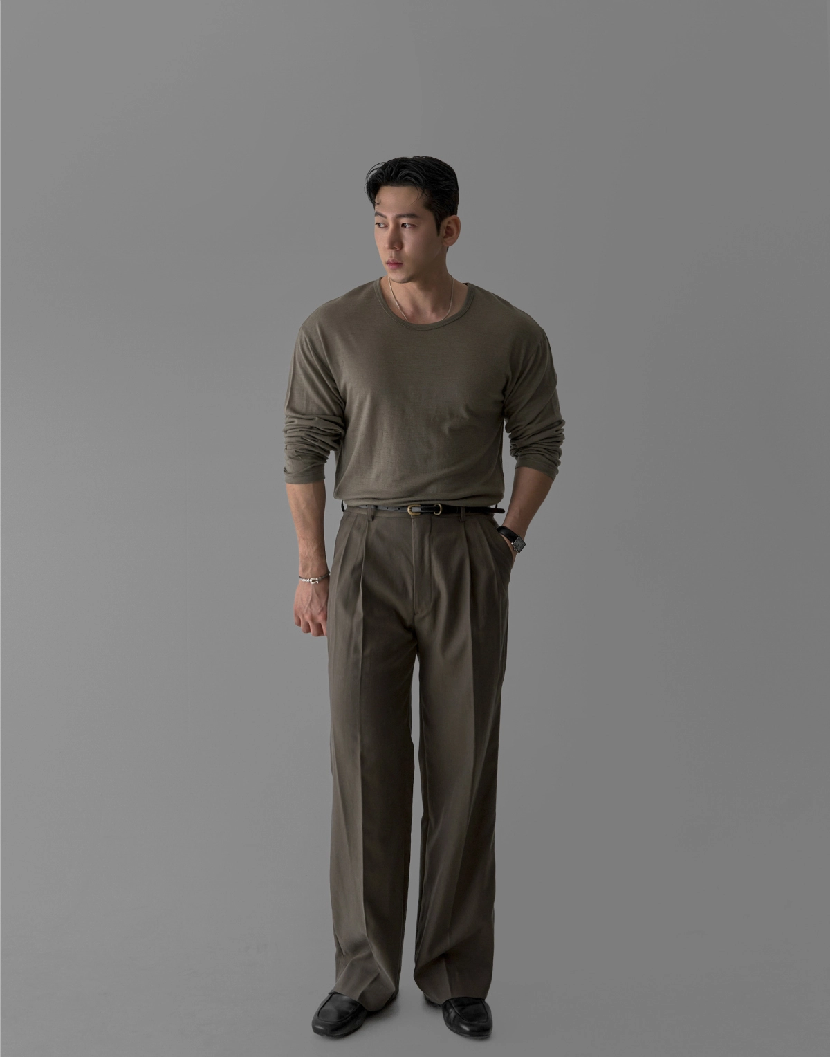긴팔 티셔츠 모델 착용 이미지-S430L34