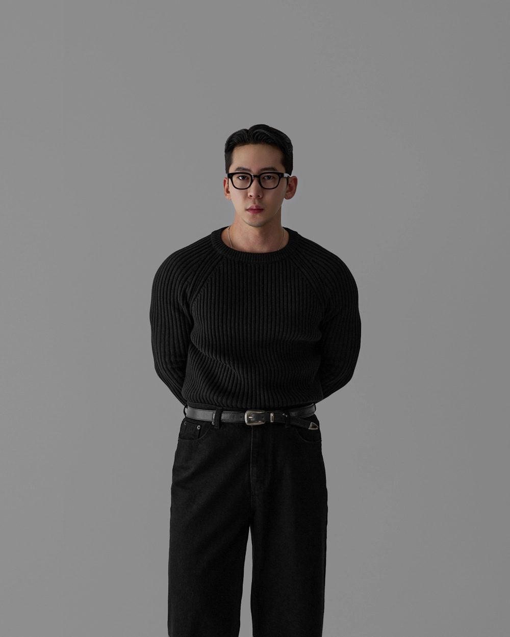 긴팔 티셔츠 모델 착용 이미지-S658L11