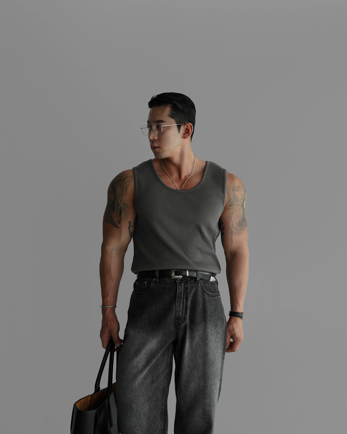 민소매 모델 착용 이미지-S440L20