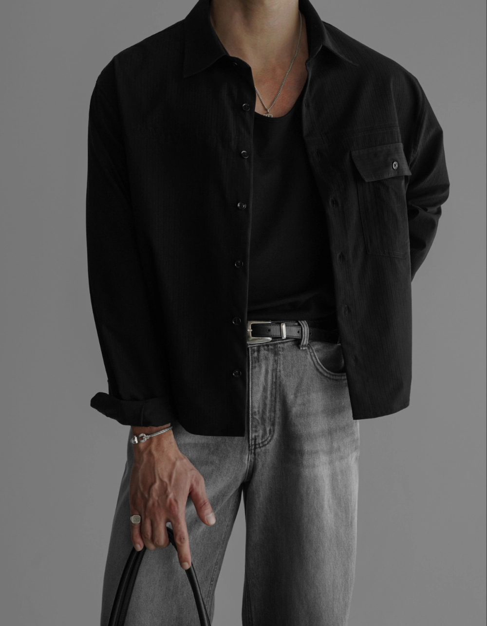 블라우스 모델 착용 이미지-S456L4