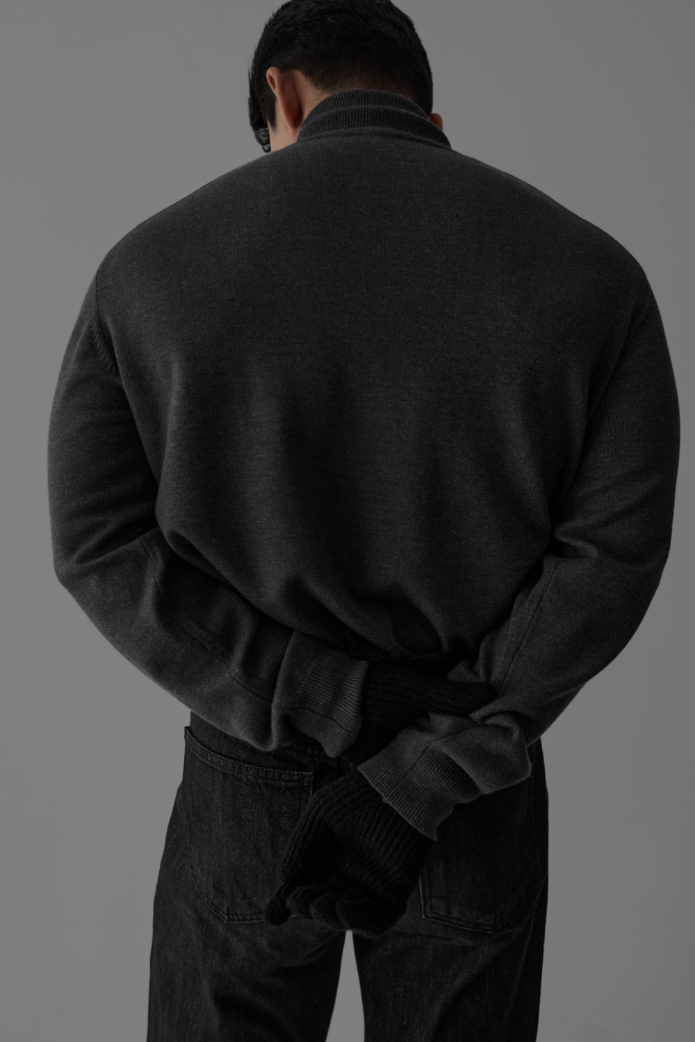 긴팔 티셔츠 모델 착용 이미지-S461L9