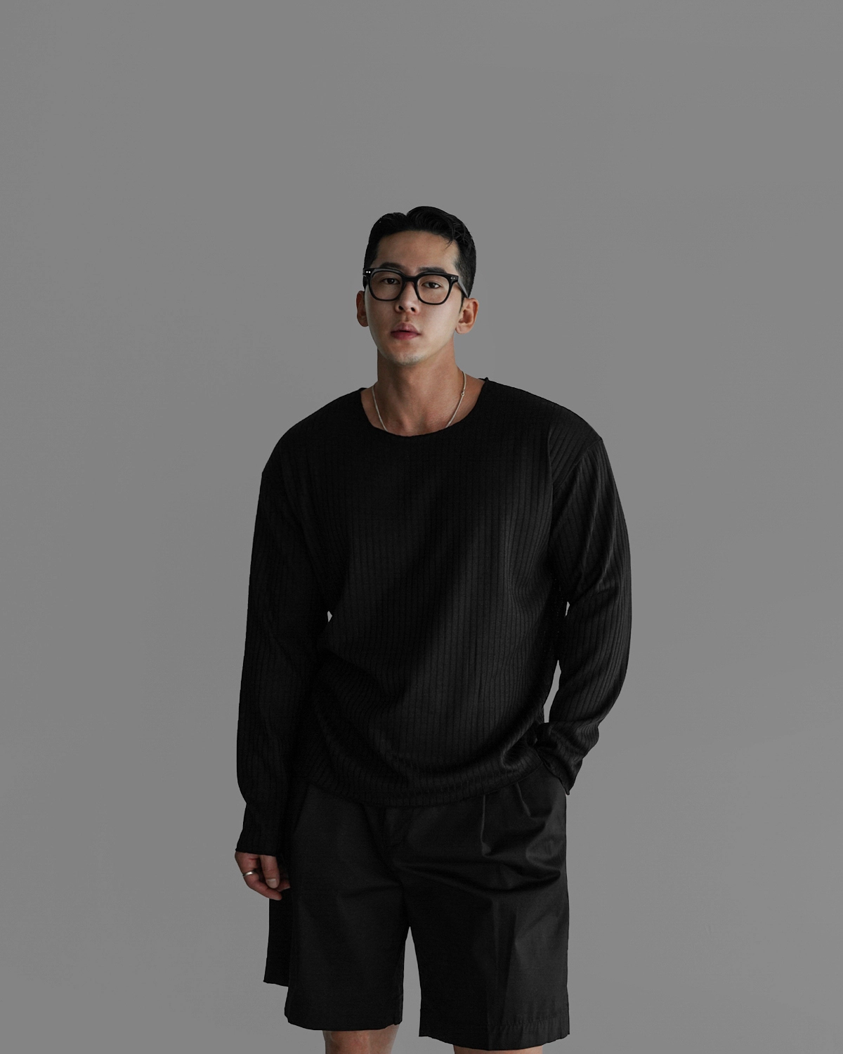 긴팔 티셔츠 모델 착용 이미지-S448L5