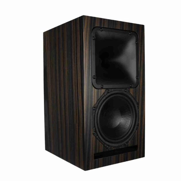 REFERENCE MONITOR MID FILED SYSTEM
