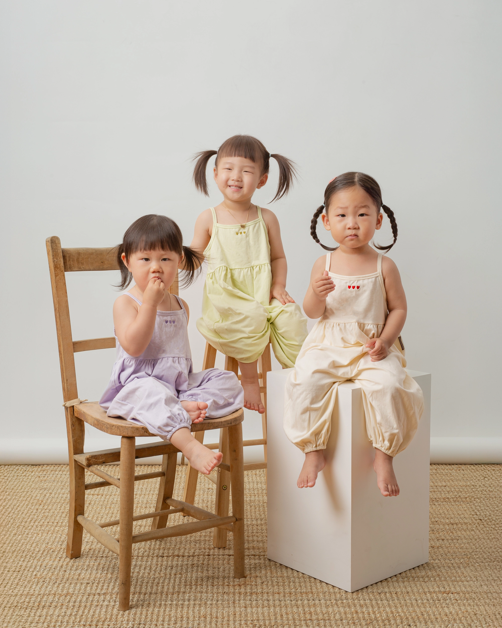 그레이스완 마당에서 함께 촬영한 우정·단체사진