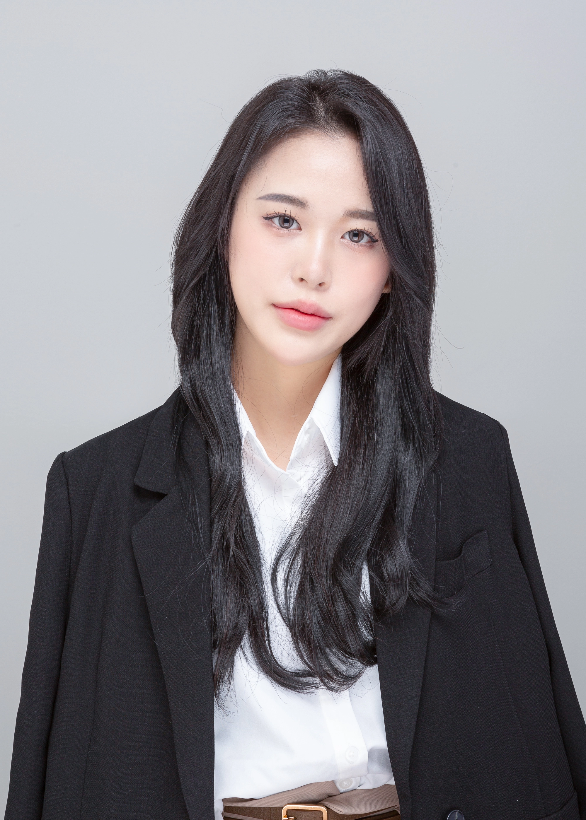 그레이스완 시그니처 상반신 프로필